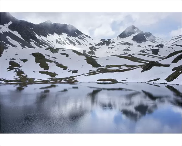 Lac de Fenetre, alpine lake, 2456 m above sea level, Canton of Valais, Switzerland