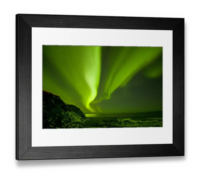 Framed Print : Green Aurora borealis over the Beaufort Sea, seen from the 1002 area of the Arctic Framed Print : Green Aurora borealis over the Beaufort Sea, seen from the 1002 area of the Arctic