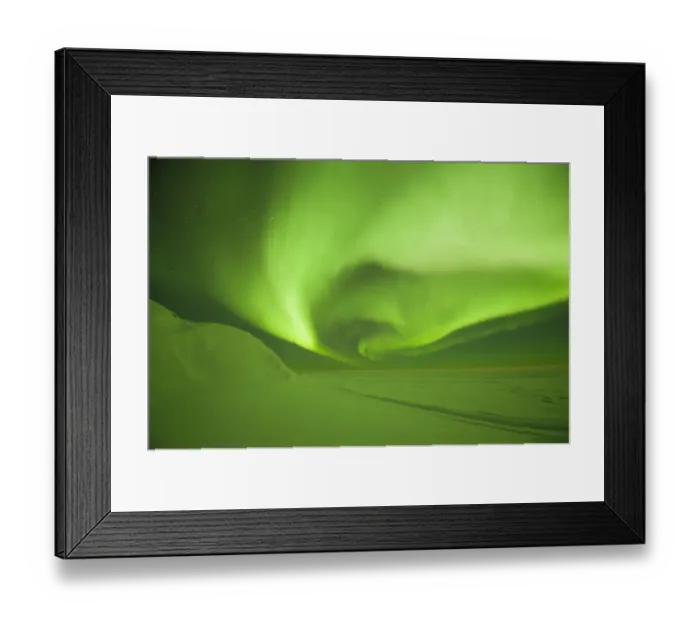 Framed Print : Northern lights / Aurora borealis glowing brightly over the frozen eastern Beaufort Sea Framed Print : Northern lights / Aurora borealis glowing brightly over the frozen eastern Beaufort Sea