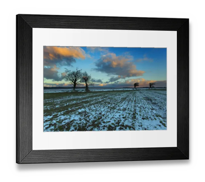 Framed Print : Arable fields in snow, near Southrepps village, North Norfolk, January