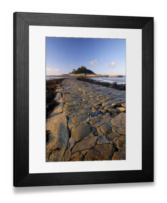 Framed Print : Causeway out to St Michaels Mount exposed at low tide, Cornwall, UK