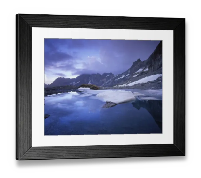 Framed Print : View from a plateau under Breche de Roland to the Cirque de Gavarnie, Pyrenees, France Framed Print : View from a plateau under Breche de Roland to the Cirque de Gavarnie, Pyrenees, France