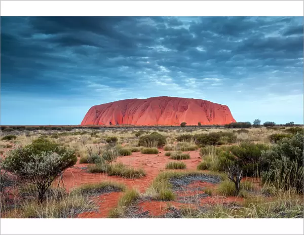 Uluru  /  Ayers rock, Uluru Kata Tjuta National Park, Northern Territory, Australia