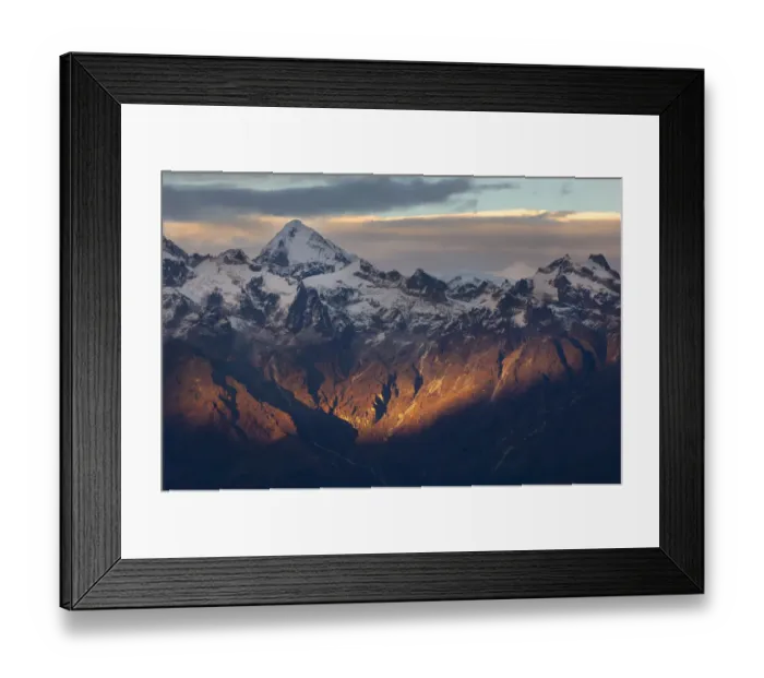 Framed Print : Tibetan mountain range, seen from Naghtali, at sunset. Tamang heritage trail, Naghtali