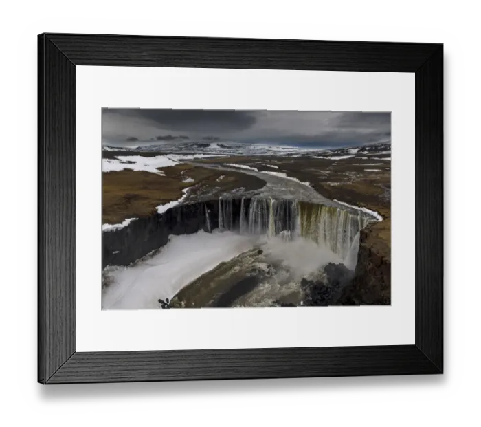 Framed Print : Waterfall in Putoransky State Nature Reserve, Putorana Plateau, Siberia, Russia Framed Print : Waterfall in Putoransky State Nature Reserve, Putorana Plateau, Siberia, Russia