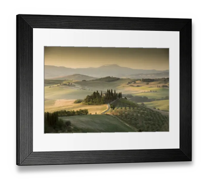 Framed Print : Typical landscape in Tuscany, with the farmhouse Belvedere near to San Framed Print : Typical landscape in Tuscany, with the farmhouse Belvedere near to San