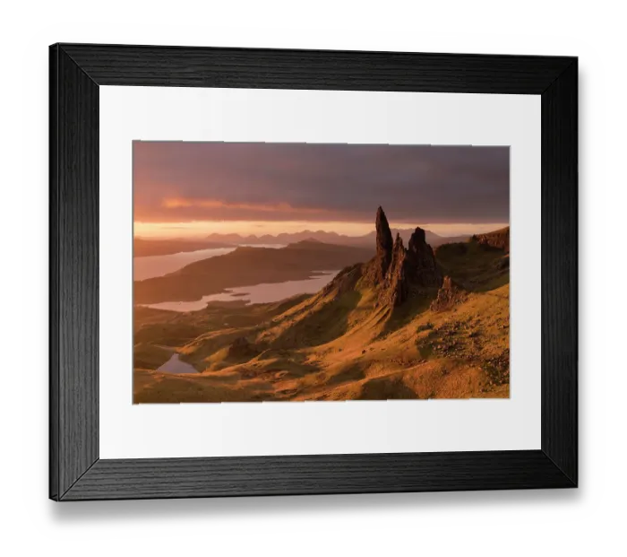 Framed Print : The Old Man of Storr, golden early morning light, the Trotternish peninsula, Isle of Skye, Scotland, UK. November 2017 Framed Print : The Old Man of Storr, golden early morning light, the Trotternish peninsula, Isle of Skye, Scotland, UK. November 2017