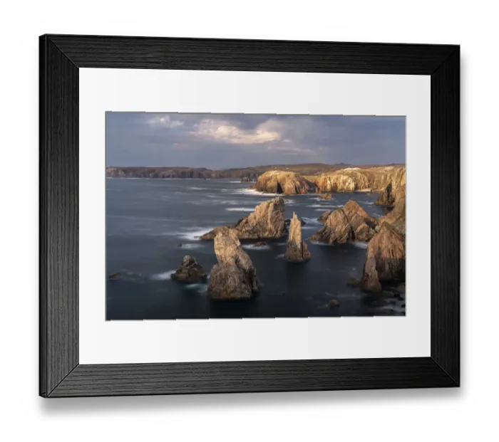 Framed Print : Sea stacks at Mangurstadh  /  Mangersta Beach, Isle of Lewis and Harris, The Outer Hebrides