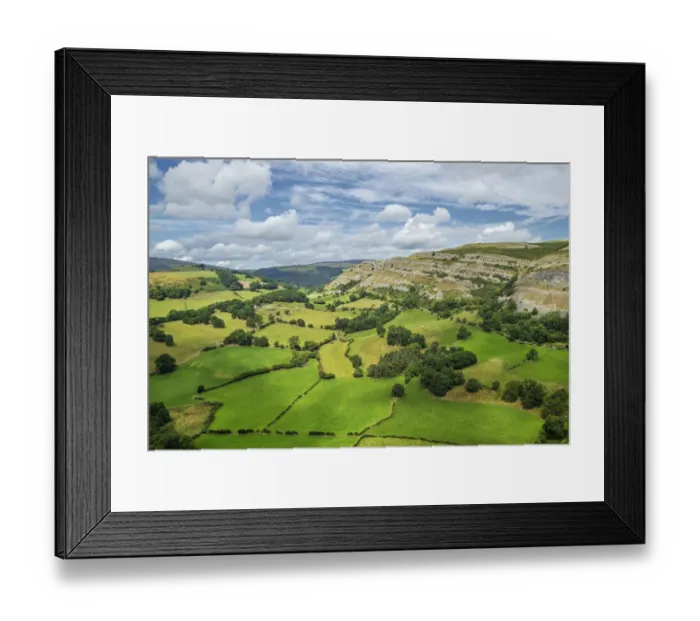 Framed Print : View looking north from Castell Dinas Bran towards the limestone layers of the Eglwyseg Framed Print : View looking north from Castell Dinas Bran towards the limestone layers of the Eglwyseg
