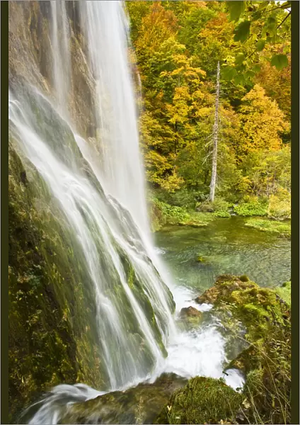 Veliki Prstvaci waterfalls, Upper Plitvice lakes, Plitvice Lakes NP, Croatia, October