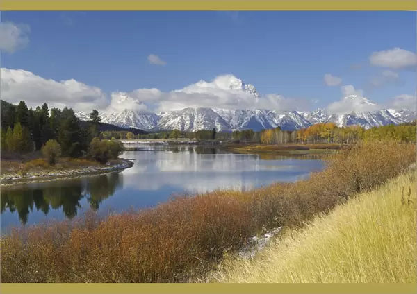 Oxbow bend in Snake River, Grand Teton NP, Wyoming, USA, October 2009
