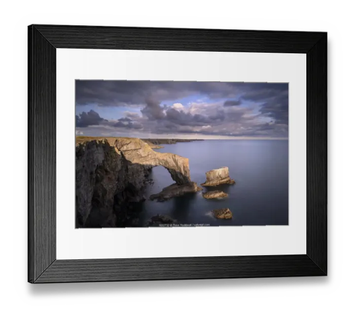 Framed Print : The Green Bridge sea arch of Wales, Castlemartin, Pembrokeshire, Wales, UK, September