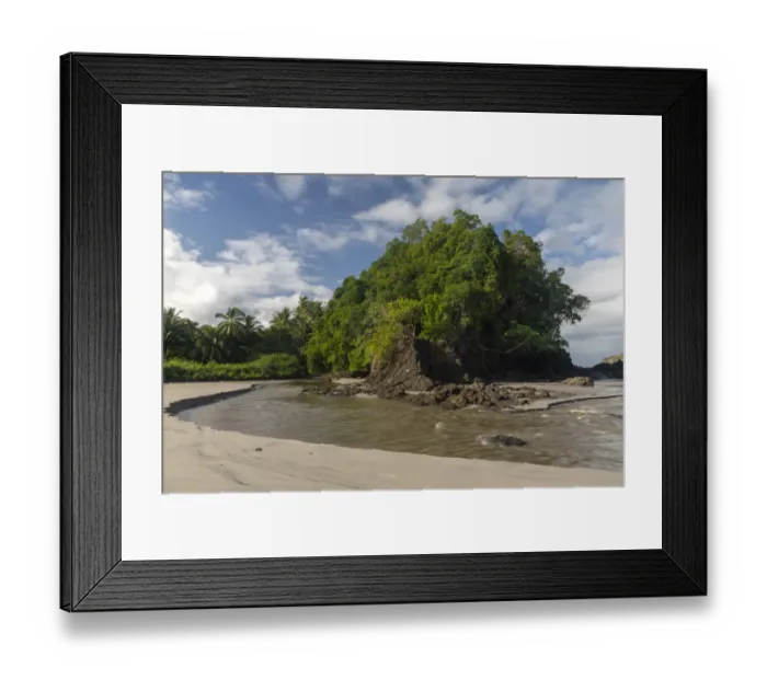 Framed Print : Playa Espadilla beach coastal landscape at the edge of Manuel Antonio National Park Framed Print : Playa Espadilla beach coastal landscape at the edge of Manuel Antonio National Park