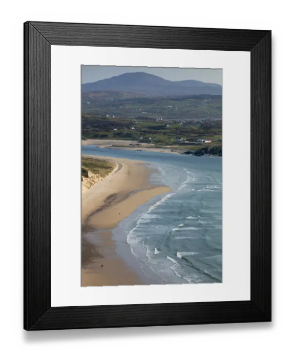Framed Print : Figures on Five Fingers Strand, Trawbreaga Bayl, Inishowen Peninsula, County Donegal Framed Print : Figures on Five Fingers Strand, Trawbreaga Bayl, Inishowen Peninsula, County Donegal