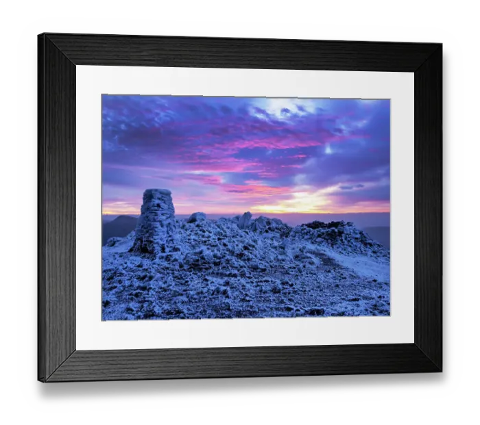Framed Print : The summit of Red Screes covered by hoar frost at dawn Lake District UK, looking towards the Kentmere hills Framed Print : The summit of Red Screes covered by hoar frost at dawn Lake District UK, looking towards the Kentmere hills