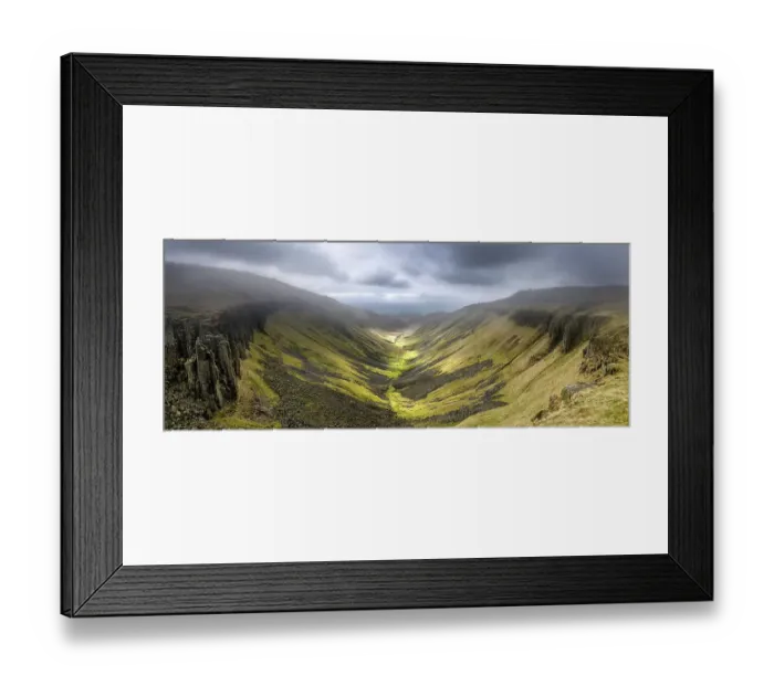 Framed Print : High Cup, u-shaped valley with intrusive dolerites of the Whin Sill exposed at sides, Appleby in Westmorland, Cumbria, March 2017 Framed Print : High Cup, u-shaped valley with intrusive dolerites of the Whin Sill exposed at sides, Appleby in Westmorland, Cumbria, March 2017