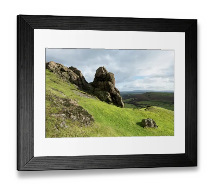 Framed Print : Rock crag composed of Caer Caradoc Rhyolite from the Cadomian Orgeny of the Precambrian period approximately 600 million years ago, Caer Caradoc Hill