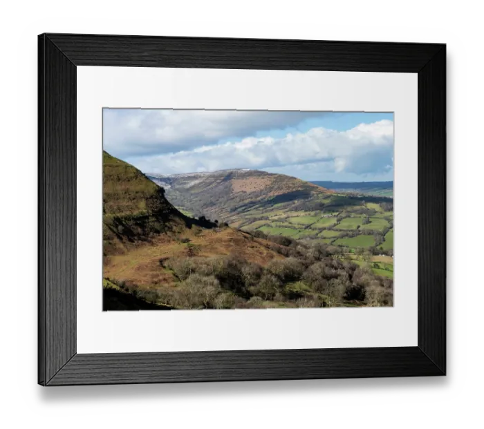 Framed Print : Red Daren, the Darens Ice Age landslips with Ffynnon limestone outcrops and the glacially eroded ridge of Black Hill  /  Cat's Back, Herefordshire, England, UK. March, 2024