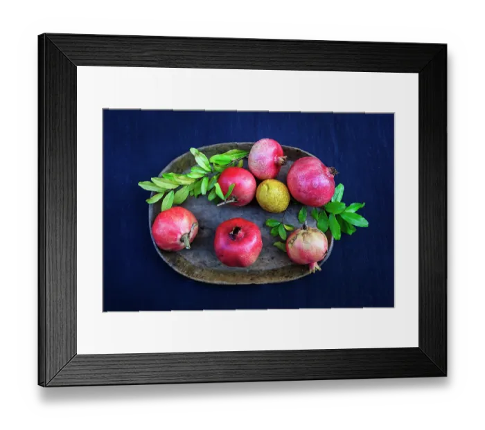 Framed Print : Pomegranates (Punica granatum) and a Lemon on a plate, produce of a Mediterranean garden, Bogliasco, Italy. October Framed Print : Pomegranates (Punica granatum) and a Lemon on a plate, produce of a Mediterranean garden, Bogliasco, Italy. October