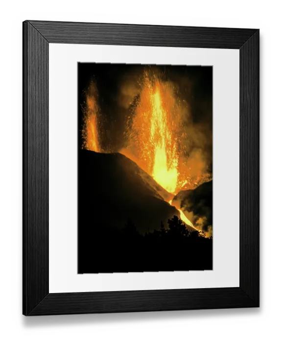Framed Print : Volcanic eruption in the Cumbre Vieja ridge, La Palma, Canary Islands. September, 2021 Framed Print : Volcanic eruption in the Cumbre Vieja ridge, La Palma, Canary Islands. September, 2021