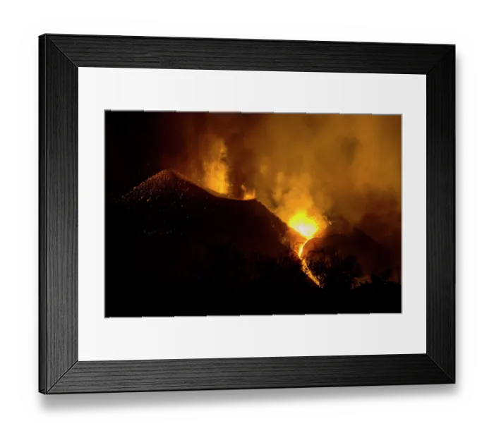 Framed Print : Volcanic eruption in the Cumbre Vieja ridge, La Palma, Canary Islands. September, 2021 Framed Print : Volcanic eruption in the Cumbre Vieja ridge, La Palma, Canary Islands. September, 2021