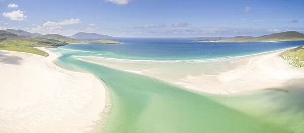 Aerial view of aquamarine water and Luskentyre white sand beach in summer, Isle of Harris, Outer Hebrides, Scotland, UK. August, 2018