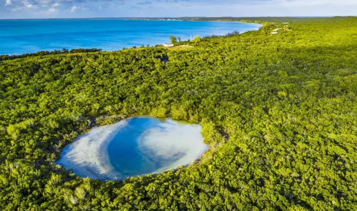 Framed Print : Aerial view of a blue hole on Eleuthera Island, Bahamas Framed Print : Aerial view of a blue hole on Eleuthera Island, Bahamas