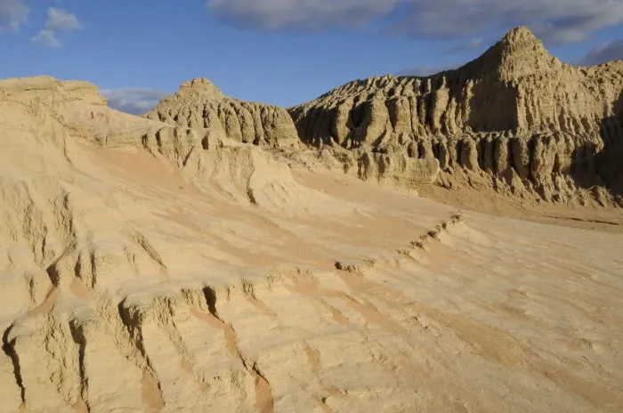 Framed Print : Eroded mud and sand of Walls of China, Mungo National Park, New South Wales, Australia