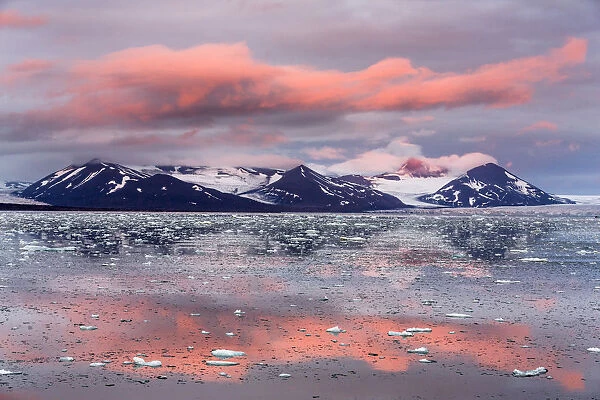 First sunset in Arctic since the spring, in Spitsbergen, Svalbard Archipelago, Norway