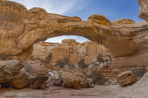 Hickman Bridge, rock arch in Navajo sandstone. Capitol Reef National Park, Utah, USA