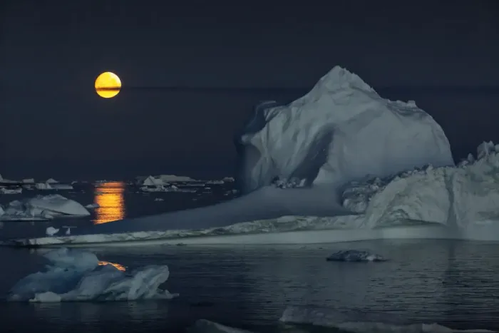 Framed Print : Icebergs and a full moon, Thule, North Greenland. September 2019 Framed Print : Icebergs and a full moon, Thule, North Greenland. September 2019