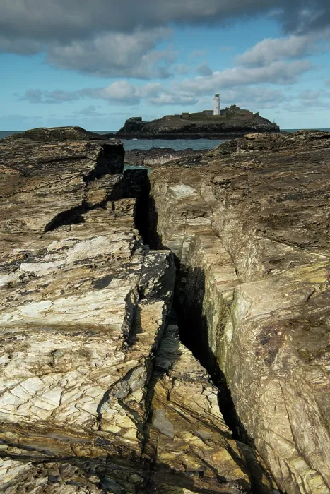 Framed Print : Joint intersections in Devonian siltstone rocks at Godrevy Point, near Camborne, Cornwall, England, UK. February, 2024 Framed Print : Joint intersections in Devonian siltstone rocks at Godrevy Point, near Camborne, Cornwall, England, UK. February, 2024
