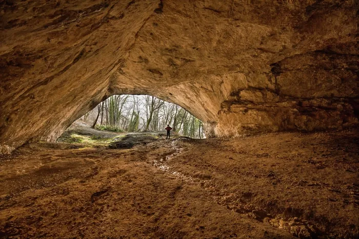 Framed Print : A large chamber over 80 m long in the cave known as the 'Grande barme de Savigny' Framed Print : A large chamber over 80 m long in the cave known as the 'Grande barme de Savigny'