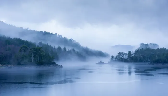 Framed Print : Loch Beinn a Meadhoin in the mist, Inverness, Scotland, December 2013 Framed Print : Loch Beinn a Meadhoin in the mist, Inverness, Scotland, December 2013