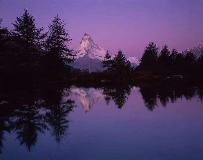 Framed Print : Matterhorn (4, 478m) with reflection in Grindji lake at sunrise, Wallis, Switzerland