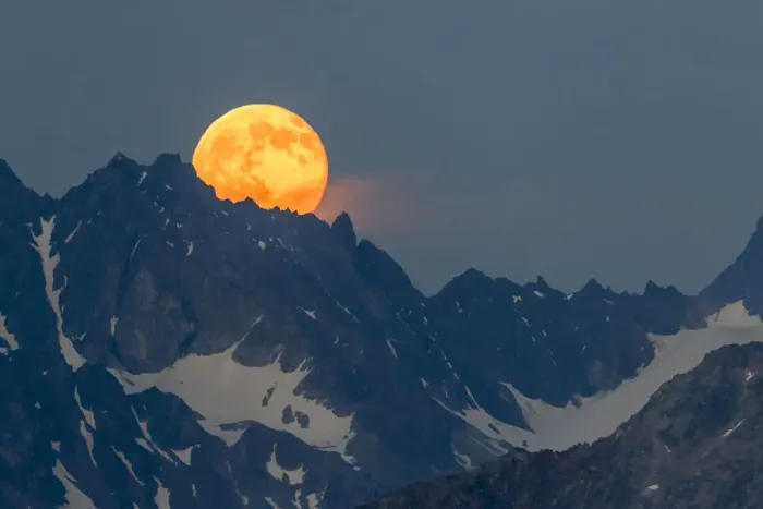 Framed Print : Full moon rising over the Verpeilspitze (3430m). This peak is part of the Glockturmkamm Framed Print : Full moon rising over the Verpeilspitze (3430m). This peak is part of the Glockturmkamm
