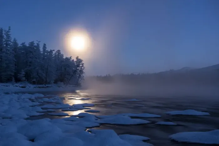 Framed Print : Moonrise at twilight, Putoransky State Nature Reserve, Putorana Plateau, Siberia, Russia Framed Print : Moonrise at twilight, Putoransky State Nature Reserve, Putorana Plateau, Siberia, Russia