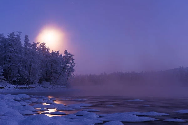 moonrise-twilight-putoransky-state-nature-reserve-18238877.jpg