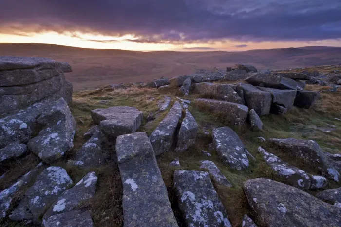 Framed Print : Moorland view at Belstone with granite outcrops in the foreground, near Okehampton Framed Print : Moorland view at Belstone with granite outcrops in the foreground, near Okehampton
