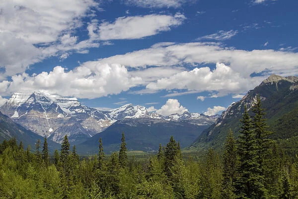 Mount Robson, the highest peak in the Canadian Rockies, Mount Robson Provincial Park