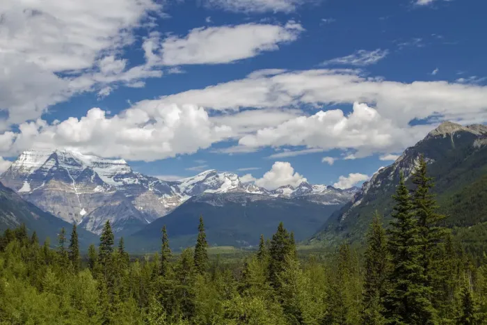 Framed Print : Mount Robson, the highest peak in the Canadian Rockies, Mount Robson Provincial Park Framed Print : Mount Robson, the highest peak in the Canadian Rockies, Mount Robson Provincial Park