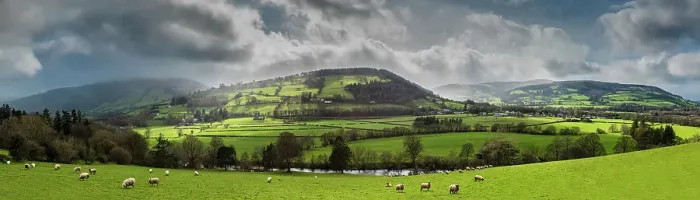 Framed Print : Panoramic of the Usk River Valley, Monmouthshire, Wales, UK, March 2017 Framed Print : Panoramic of the Usk River Valley, Monmouthshire, Wales, UK, March 2017