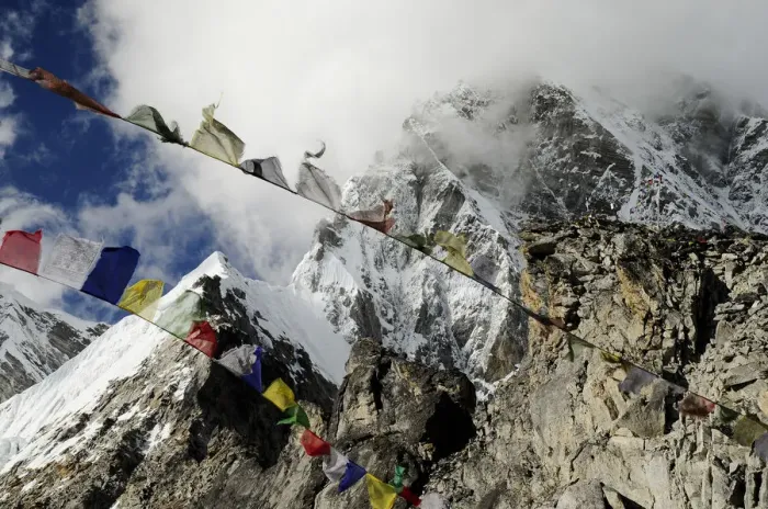 Framed Print : Prayer flags at Pumori Peak (7145 m) seen from Kala Pattar (5545 m), Sagarmatha National Park Framed Print : Prayer flags at Pumori Peak (7145 m) seen from Kala Pattar (5545 m), Sagarmatha National Park