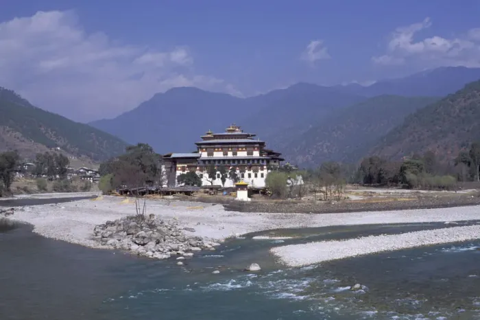 Framed Print : Punthang dechen phodrangor, Punakha Dzong, central Bhutan Framed Print : Punthang dechen phodrangor, Punakha Dzong, central Bhutan