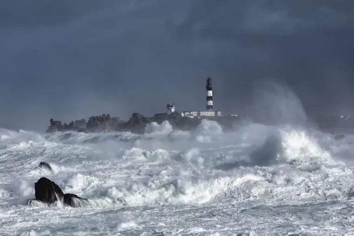 Framed Print : Rough seas at Creac h lighthouse during Storm Ruth, Ile d Ouessant Framed Print : Rough seas at Creac h lighthouse during Storm Ruth, Ile d Ouessant