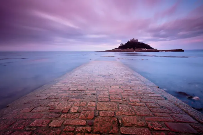Framed Print : Scenic view of St Michaels Mount from the causeway, in early morning light, Marazion Framed Print : Scenic view of St Michaels Mount from the causeway, in early morning light, Marazion