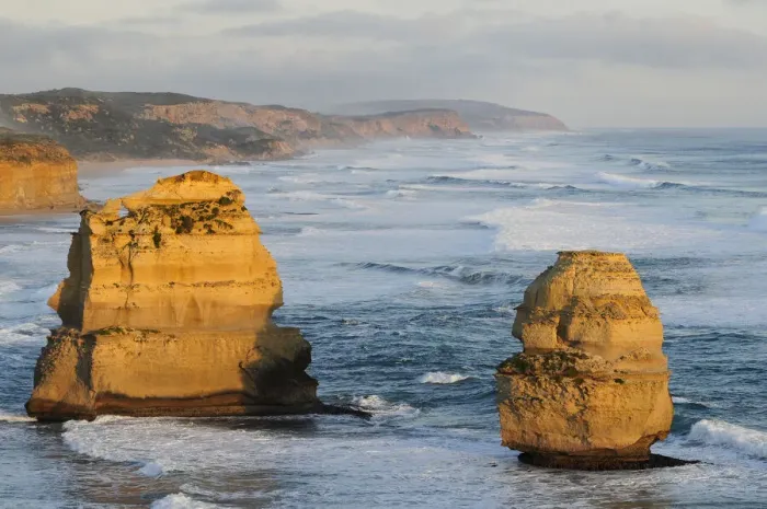 Framed Print : Sea stacks on coast in evening light. Twelve Apostles, Port Campbell National Park Framed Print : Sea stacks on coast in evening light. Twelve Apostles, Port Campbell National Park