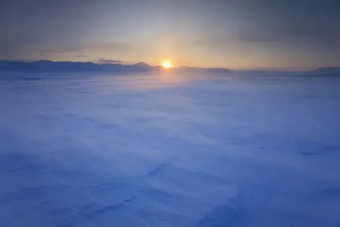Framed Print : Sun low on the horizon with wind blowing snow, Agardh-bukta, Spitsbergen, Svalbard Framed Print : Sun low on the horizon with wind blowing snow, Agardh-bukta, Spitsbergen, Svalbard