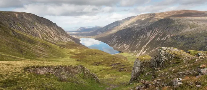 Framed Print : View over Glen Einich and Loch Einrich, Cairngorms National Park, Scotland, UK, September 2014 Framed Print : View over Glen Einich and Loch Einrich, Cairngorms National Park, Scotland, UK, September 2014
