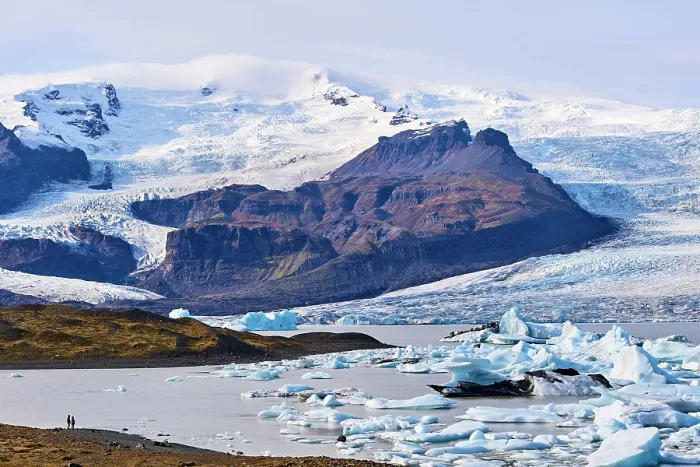Framed Print : View looking across icebergs on glacial lagoon with glacier in background, Fjallsarlon ice lagoon, Vatnajokull National Park, Iceland. September, 2023 Framed Print : View looking across icebergs on glacial lagoon with glacier in background, Fjallsarlon ice lagoon, Vatnajokull National Park, Iceland. September, 2023
